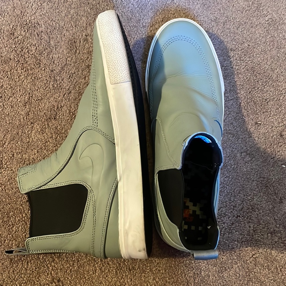 nike slip on leather boots